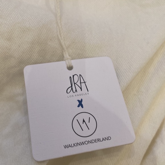 Ladies cream dress with balloon sleeves. Dress it up or down. - Picture 2 of 2